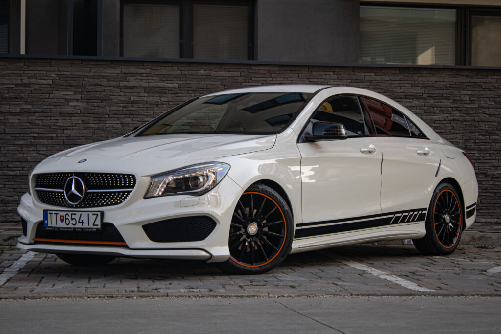 Mercedes-Benz CLA Kupé 200 CDI AMG LINE/ Orange Line limited edition.