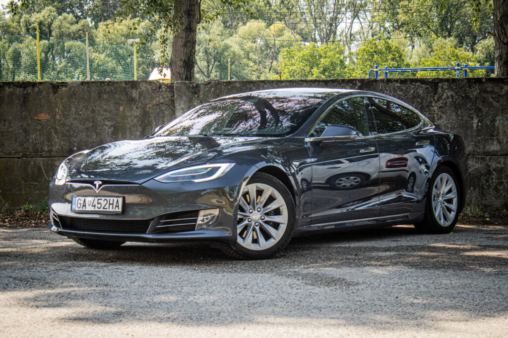 Tesla Model S 75D 386kw