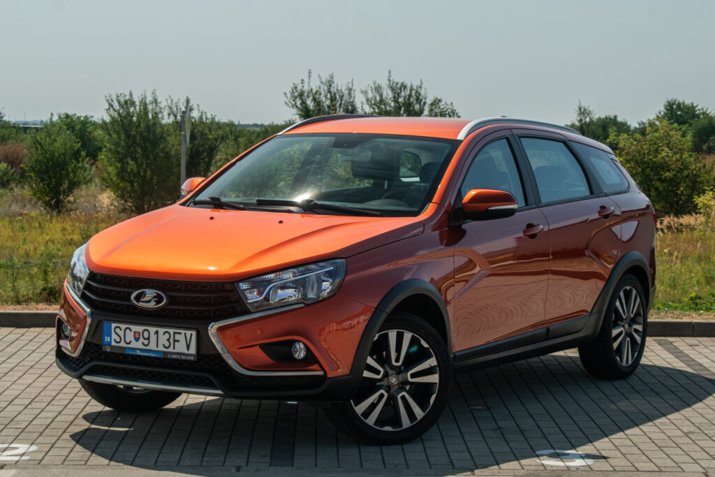 Lada Vesta 1.6 SW CROSS Ice