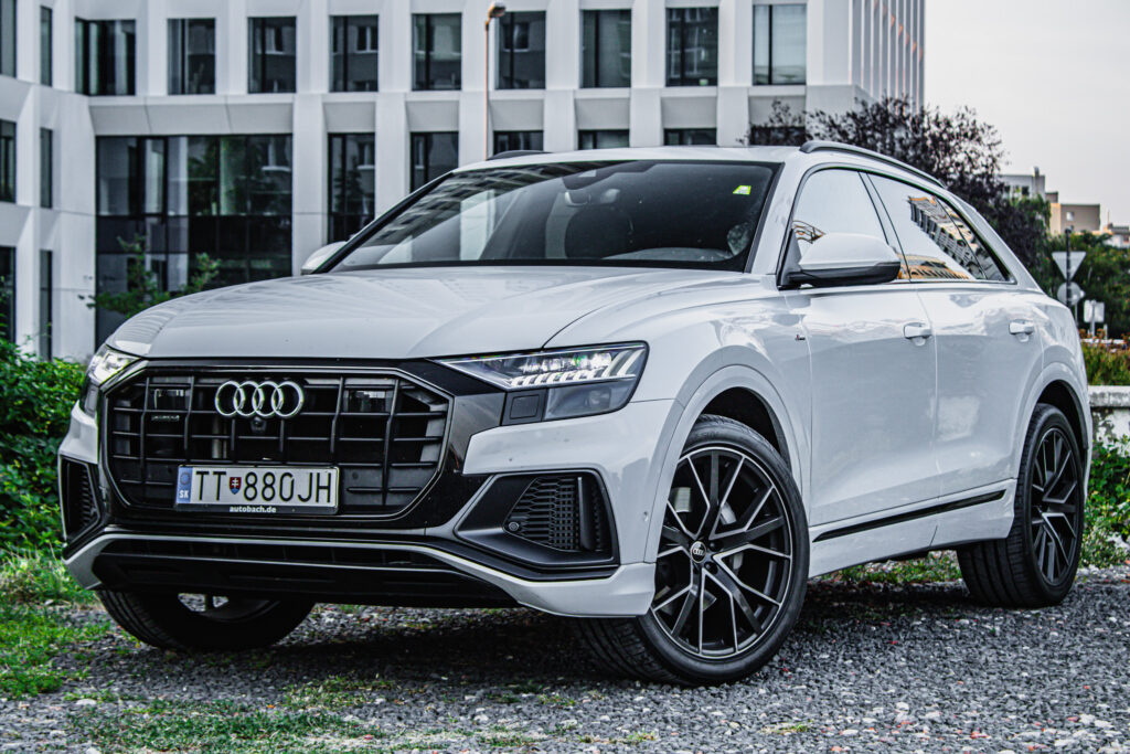 Audi Q8 55 TFSI mHEV quattro tiptronic