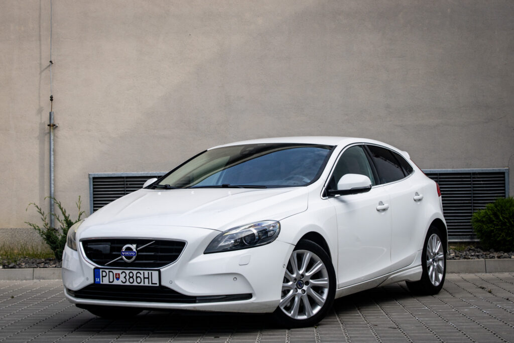 Volvo V40 D4 Momentum  Geartronic