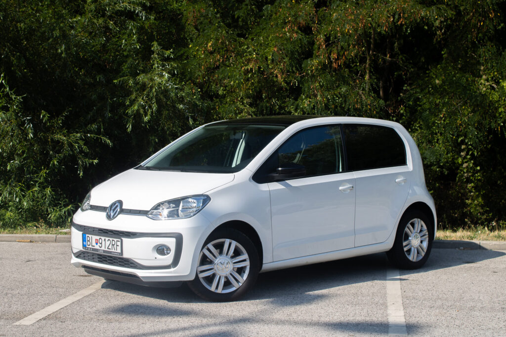 Volkswagen Up! Up 1.0 75k high up! Slovakia