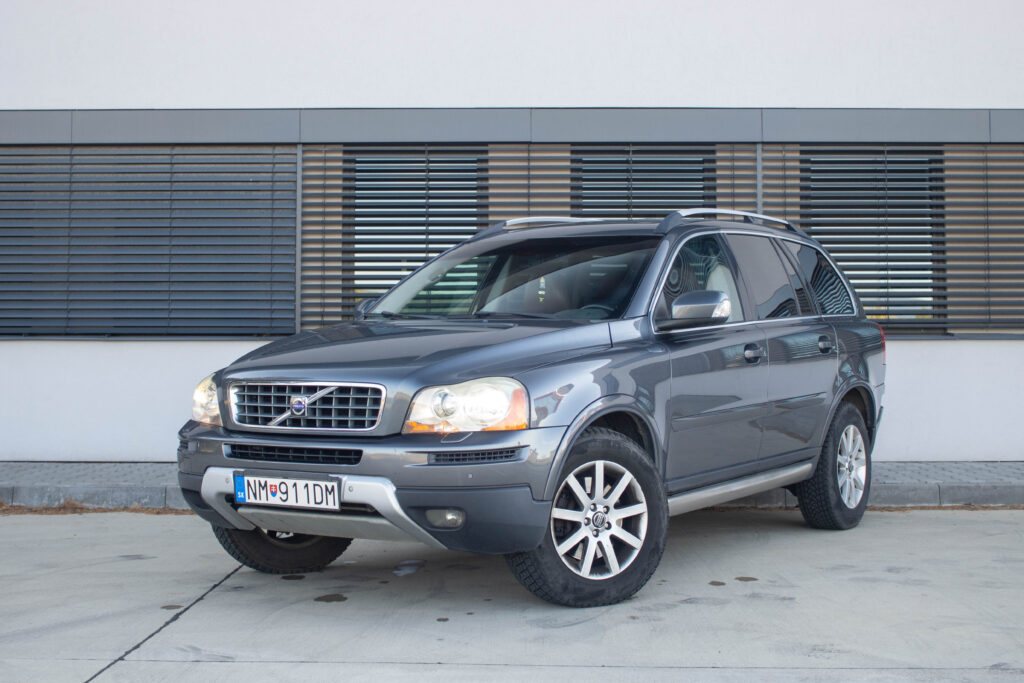 Volvo XC90 D5 A/T 7miestne