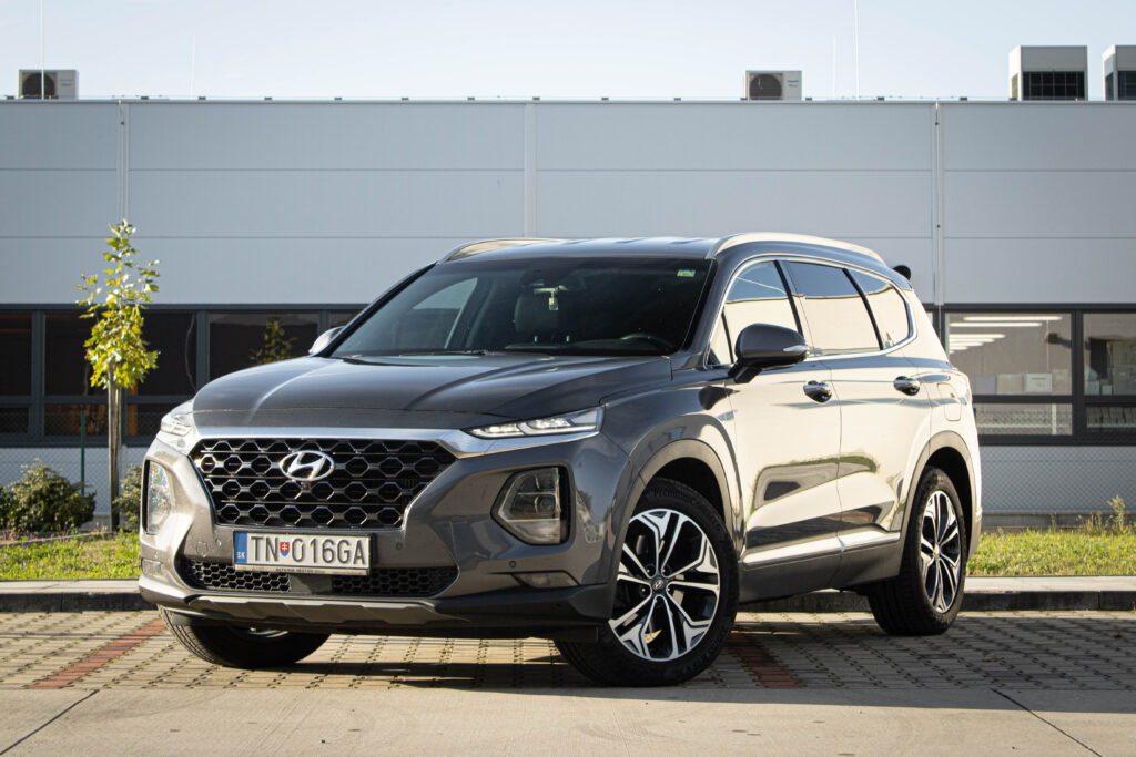 Hyundai Santa Fe 2,2 CRDi 4x4 A/T8 Premium 147kw 7 MIEST