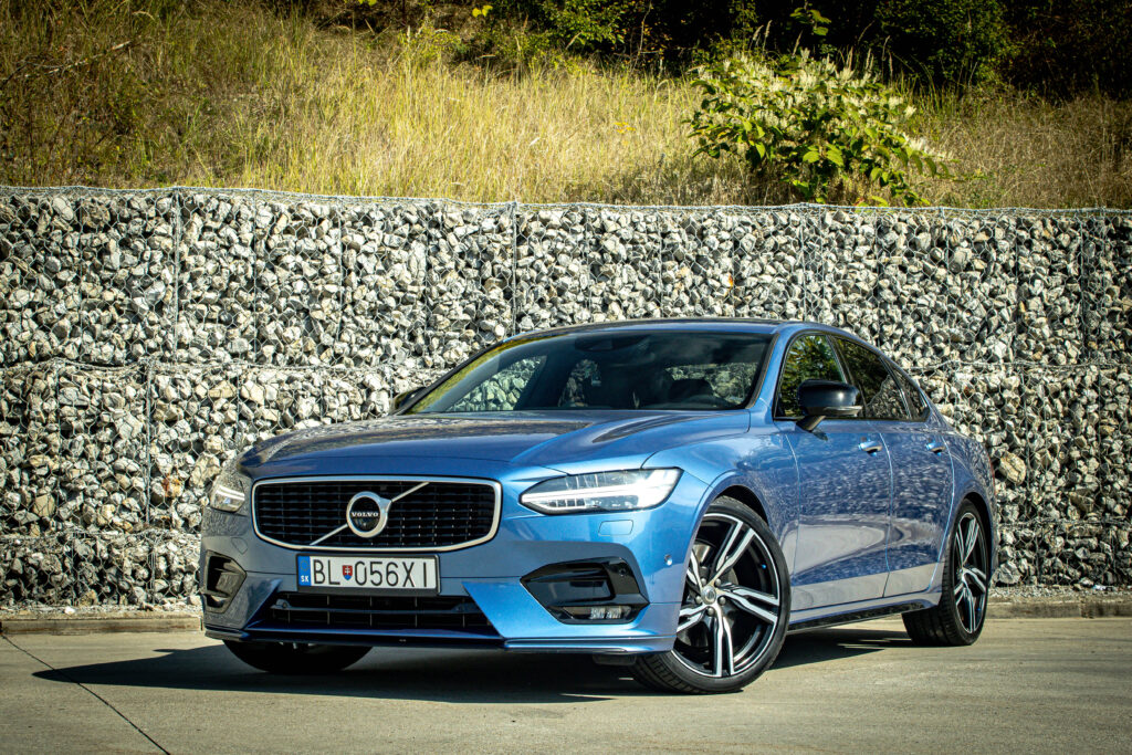 Volvo S90 T6 2.0L Drive-E R-Design Geartronic AWD