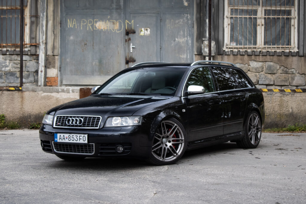 Audi S4/S4 Avant S4  4.2 253 kW MT/6