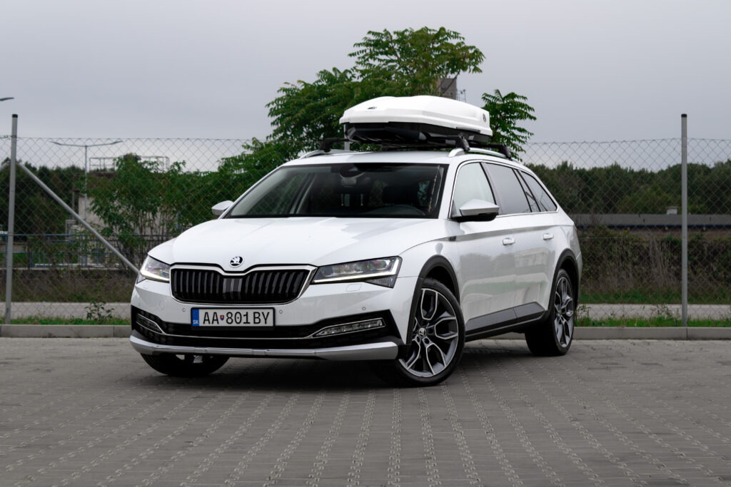 Škoda Superb Combi 2.0 TDI SCR Scout 4x4 DSG