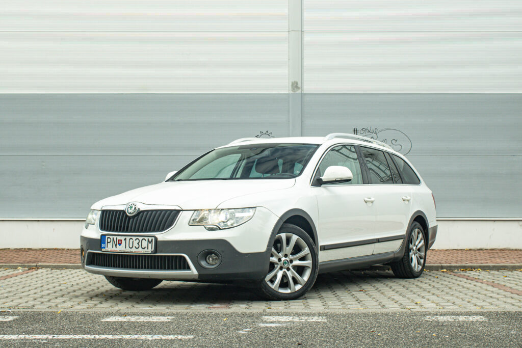 Škoda Superb Combi 2.0 TDI CR 4x4 140k DSG