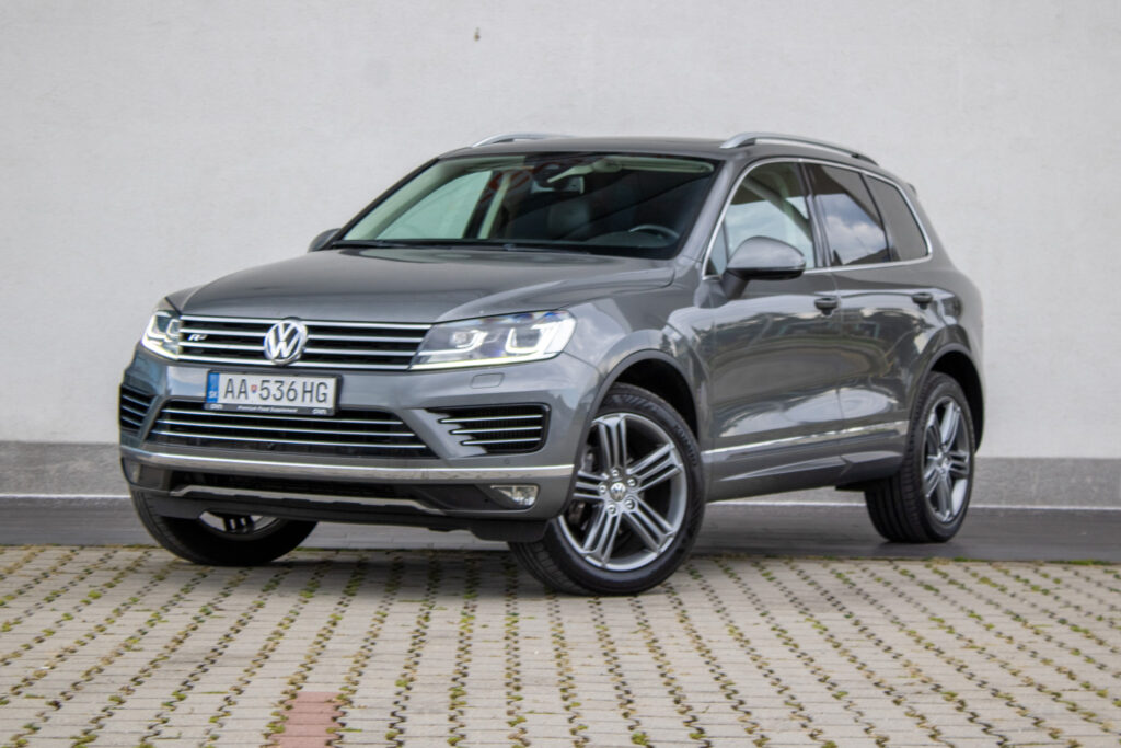 Volkswagen Touareg  3.0 TDI R line