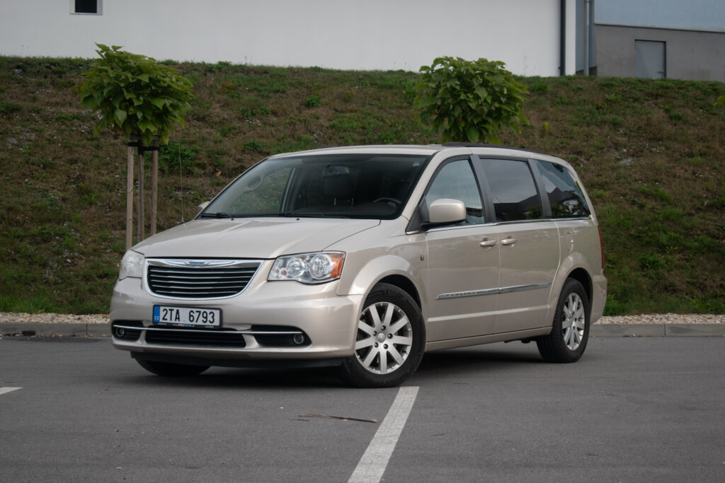 Chrysler Town & Country & 3.6 benzin AT LPG