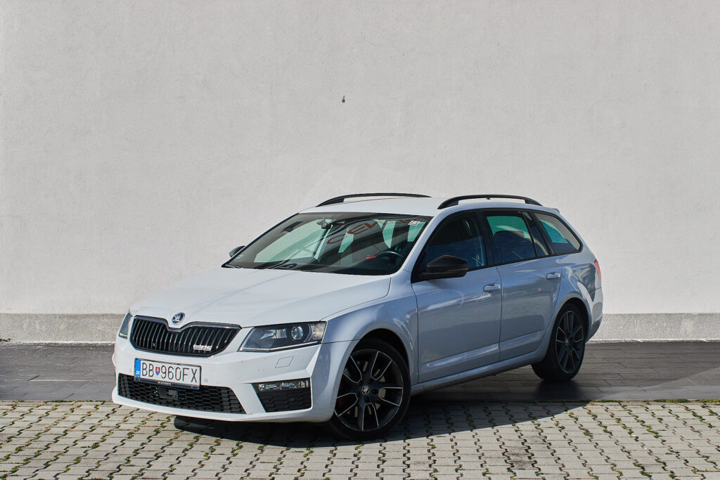 Škoda Octavia Combi 2.0 TDI DPF RS DSG