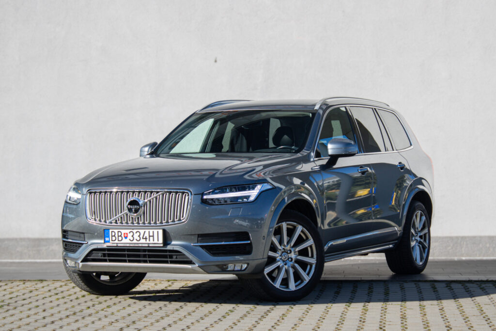 Volvo XC90 XC 90 D5 235k Drive-E Momentum 7m AWD A/T