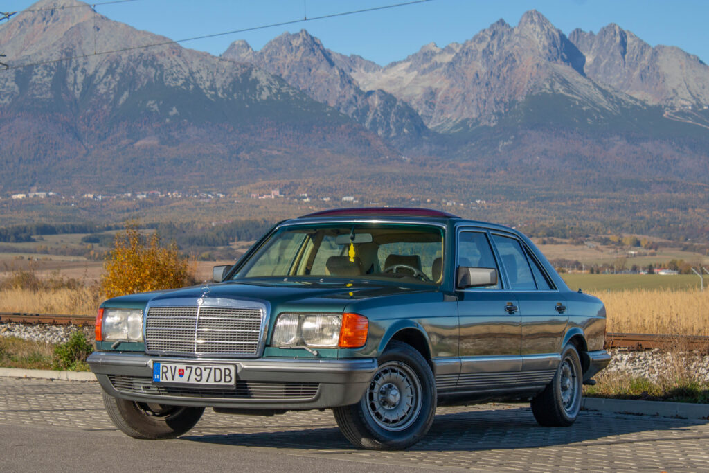 Mercedes-Benz S trieda Sedan 380SE