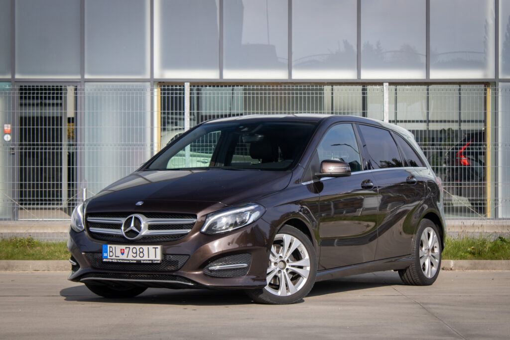 Mercedes-Benz B trieda 200 d 4matic A/T