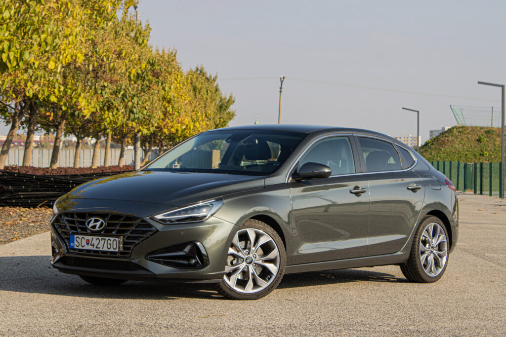 Hyundai i30 Fastback 1.5 T-GDi mHEV iMT Style