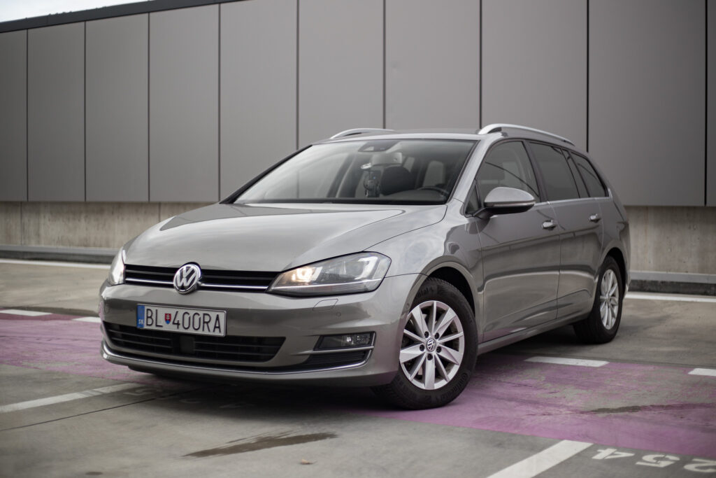 Volkswagen Golf 1.6 TDI Highline DSG