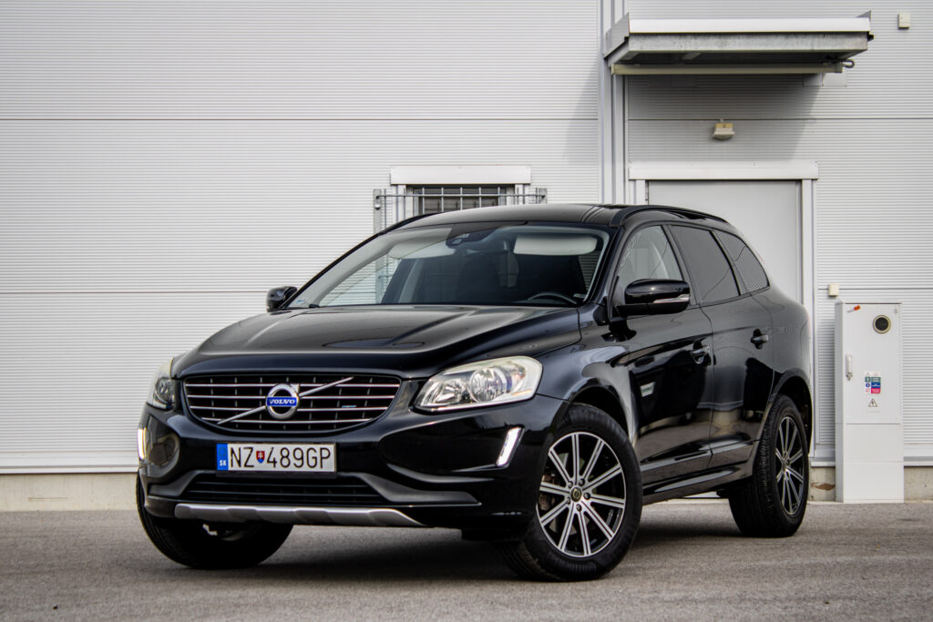 Volvo XC60 D4 2.0L Drive-E Momentum Geartronic