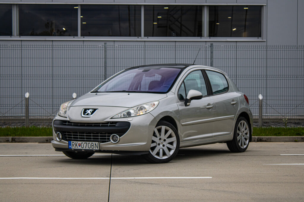 Peugeot 207 1.6e 16V THP GT