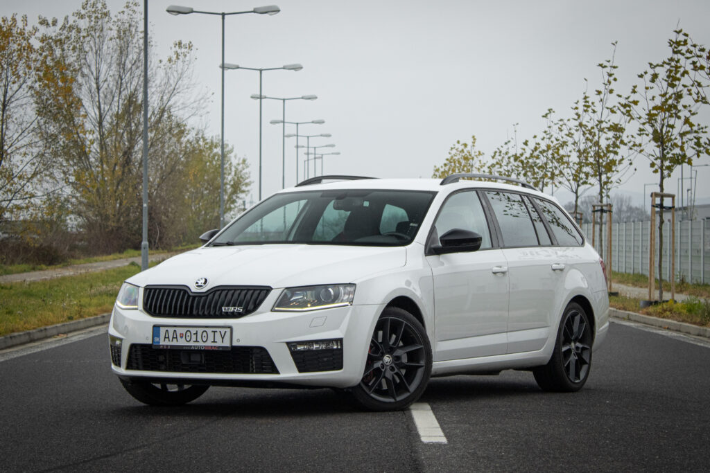 Škoda Octavia Combi 2.0 TDI RS 135kw M6 /AJ NA SPLÁTKY/