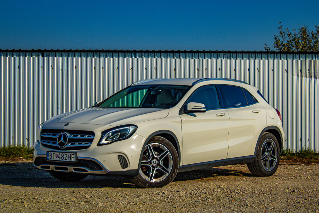 Mercedes-Benz GLA 200 d A/T