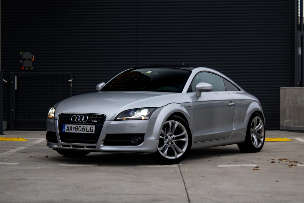 Audi TT Coupé 2.0 TFSI + 2.   havarovaná