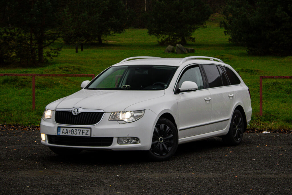 Škoda Superb Combi 2.0 TDI CR 140k Elegance