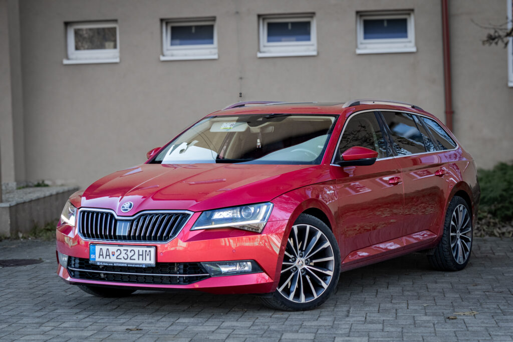 Škoda Superb Combi 2.0 TSI 4x4 L&K DSG