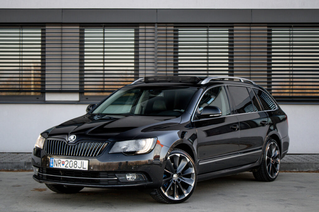 Škoda Superb Combi 2.0 TDI CR Elegance DSG