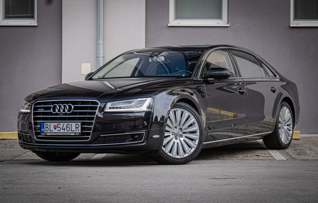 Audi A8 Long 3.0 TDI V6 clean diesel quattro tiptronic 8-st.