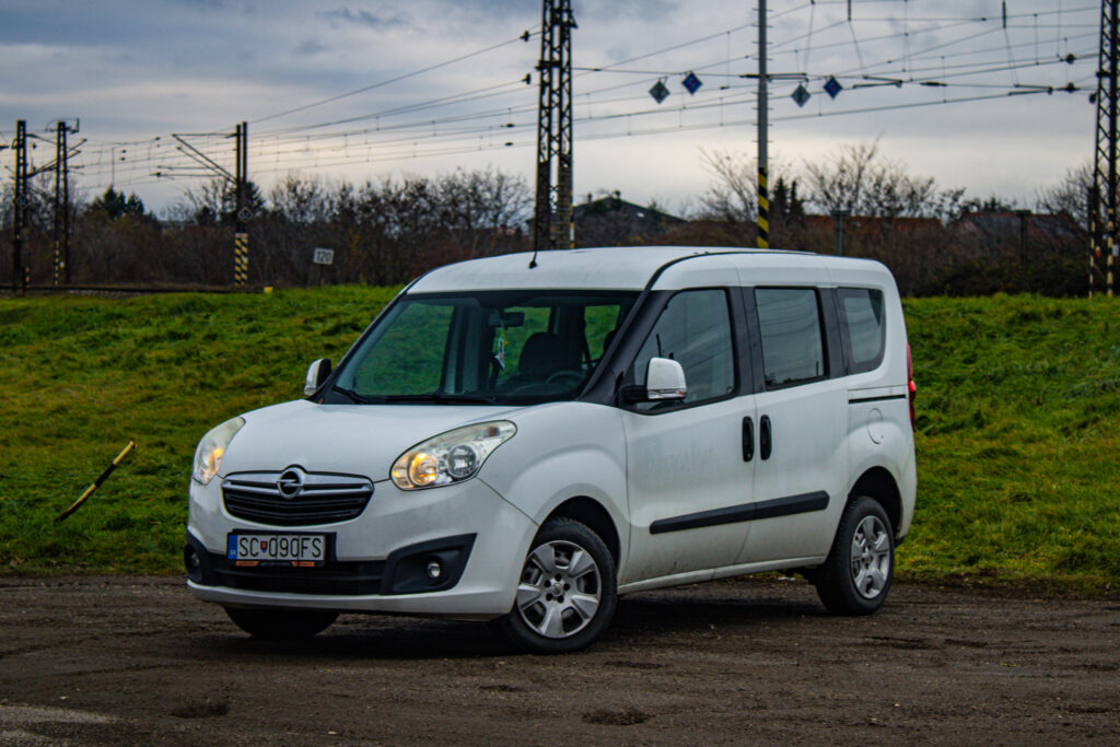 Opel Combo Van 1.6 CDTI 105k L2H2 2.4t