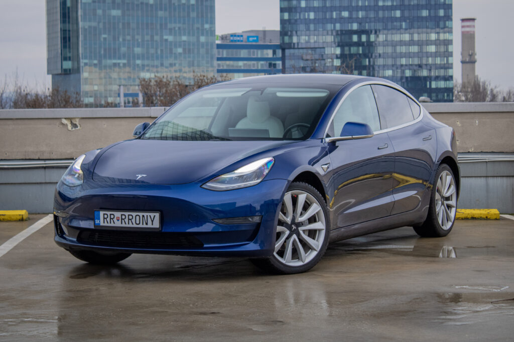 Tesla Model 3 Long Range Dual Motor AWD 350kW Autopilot Premium Connectivity