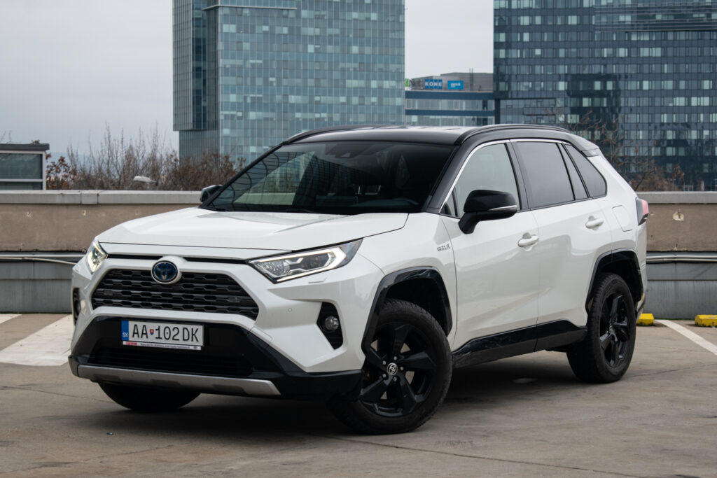 Toyota RAV4 2.5 HYBRID 4x4 Selection