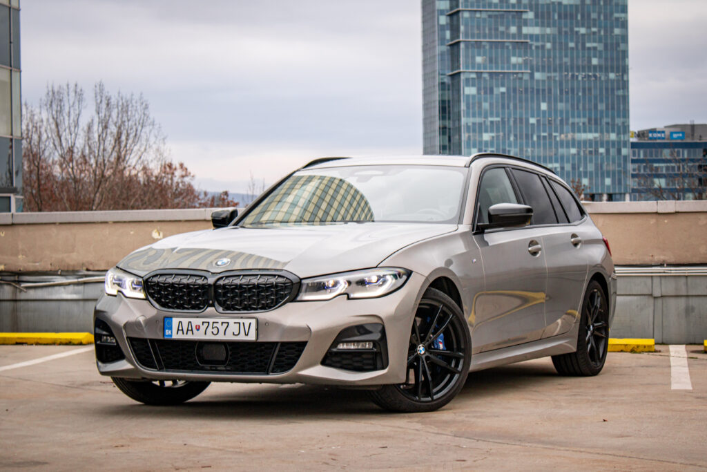 BMW Rad 3 Touring 330d mHEV  xDrive A/T