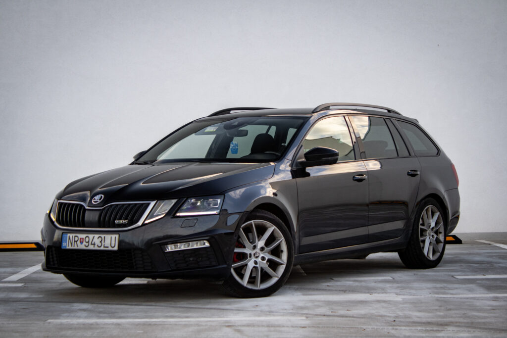 Škoda Octavia Combi 2.0 TDI DPF RS DSG