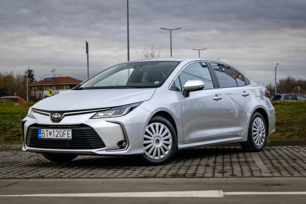 Toyota Corolla sedan 1.5 Dynamic Force Comfort