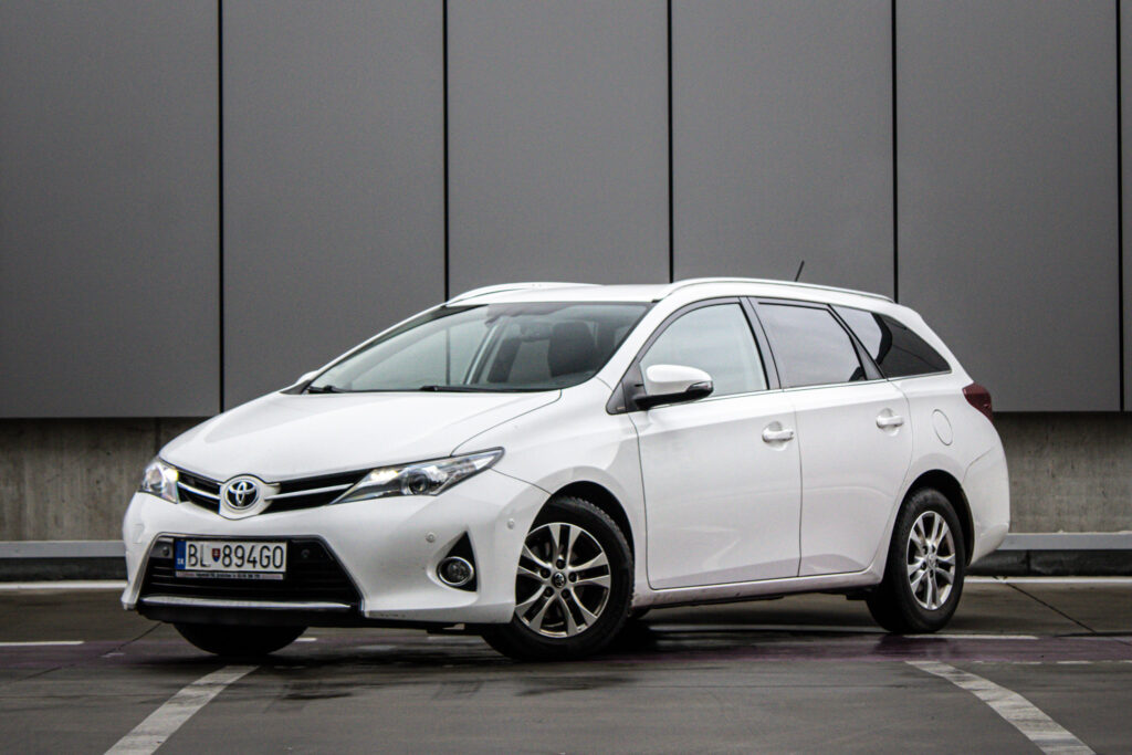 Toyota Auris Touring Sports 1.6 l Valvematic Active