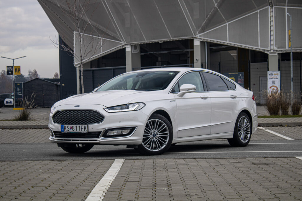 Ford Mondeo VIGNALE 2.0 i HEV 103kW