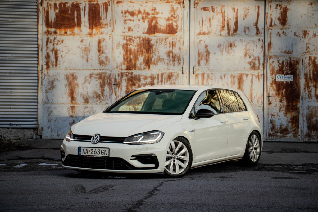 Volkswagen Golf R UPRAVA REVO 286kW