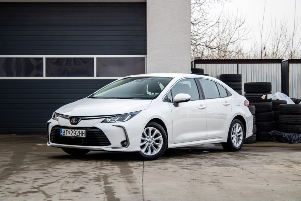 Toyota Corolla sedan 1.5 Dynamic Force Comfort