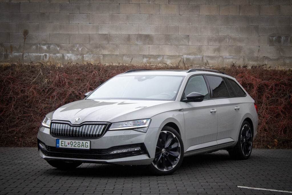 Škoda Superb Combi 1.4 TSI PHEV Sportline DSG