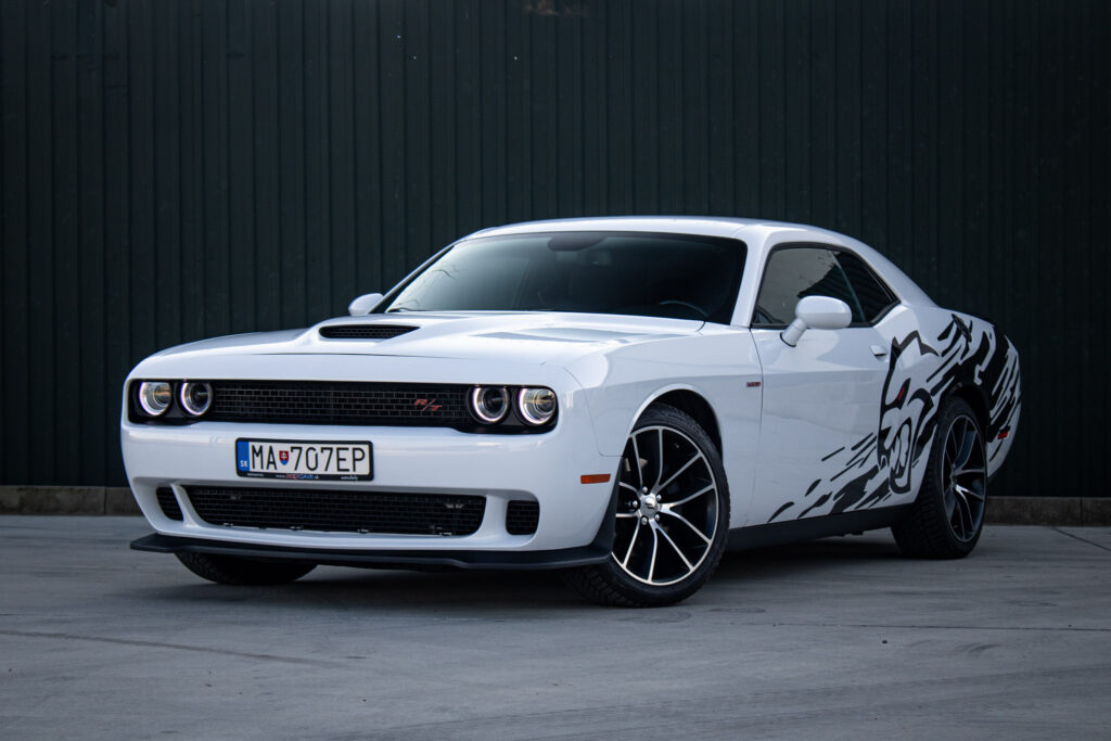 Dodge Challenger 5.7 HEMI 277kW