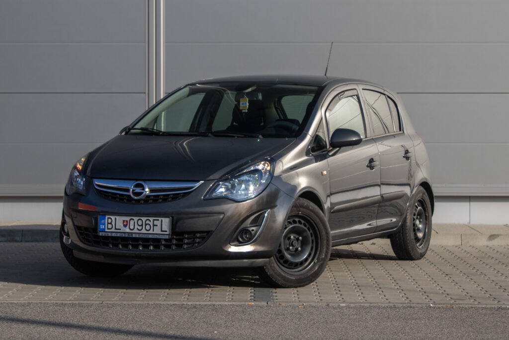 Opel Corsa 1.2 16V Enjoy