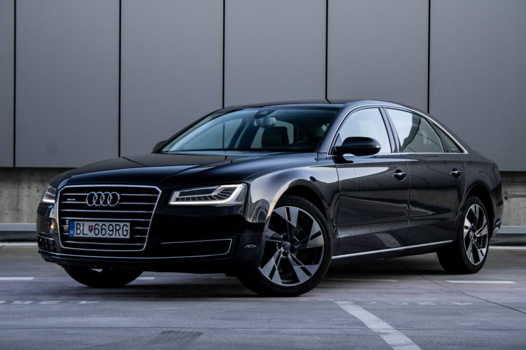 Audi A8 Long 3.0 TDI V6 clean diesel quattro tiptronic 8-st.