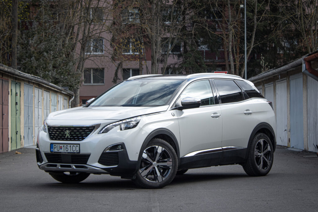 Peugeot 3008 1.2 PureTech, SVK, 1.M /AJ NA SPLÁTKY/