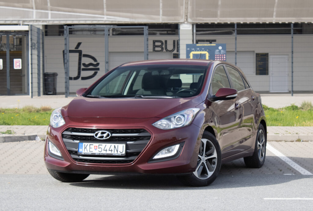 Hyundai i30 1.4i MPI DOHC CVVT YES!