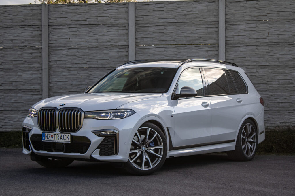 BMW X7 M50d - B&W, 360, Pano...