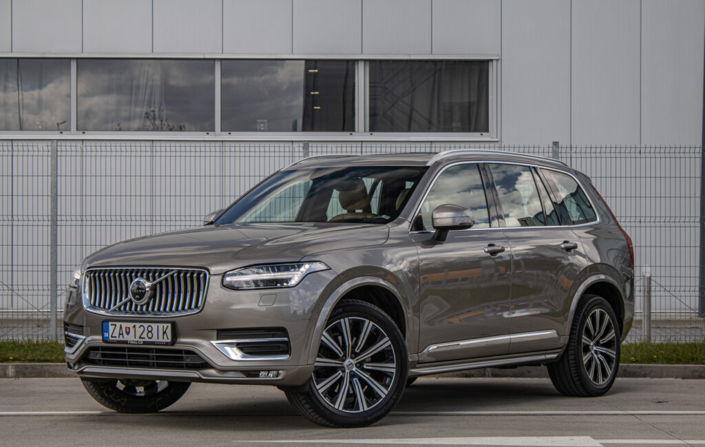 Volvo XC90 2.0 B5 Drive-E Inscription AWD A/T 7m