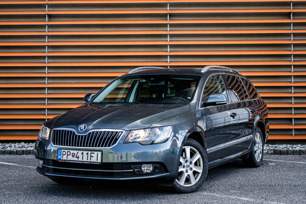 Škoda Superb Combi 2.0 TDI CR Elegance DSG