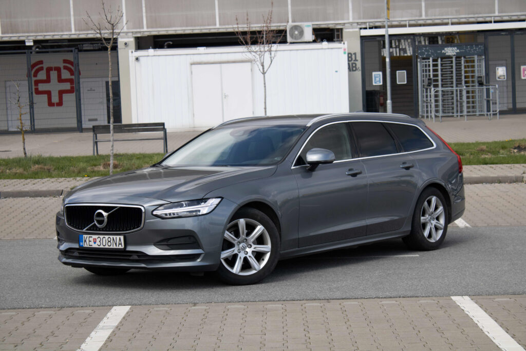 Volvo V90 D3 2.0L Momentum A/T